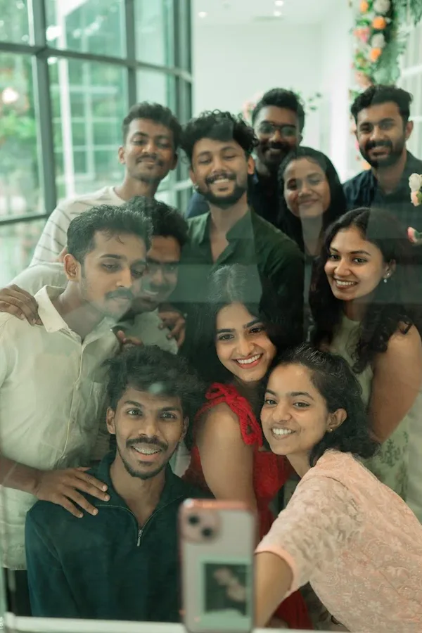 Mirror selfie with the gang